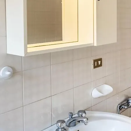 S324 - Sirolo, Trilocale In Centro Con Terrazzo * 锡罗洛